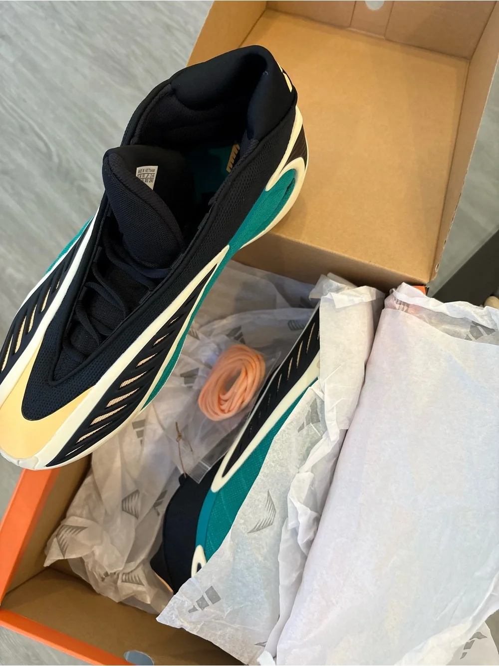 adidas ae2s size